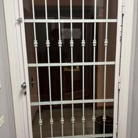 Portone portoncino porta d'ingresso ferro e vetro