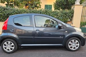 Autovettura Peugeot 107