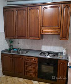 cucina berloni con piano in marmo