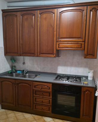 cucina berloni con piano in marmo