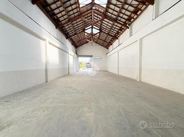 MAGAZZINO A LODI