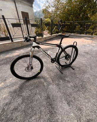 MTB bianchi in carbonio