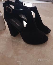 Scarpe con il tacco mai usate