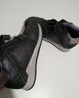 scarpe médicale  per i piedi piatti 