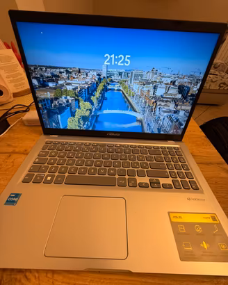 ASUS Vivobook 15 i3 8GB SSD 512GB
