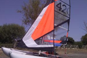 Minicat 420 catamarano a vela con accessori
