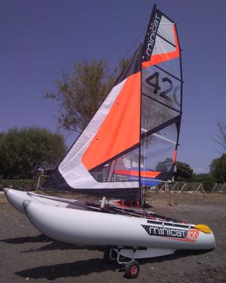Minicat 420 catamarano a vela con accessori