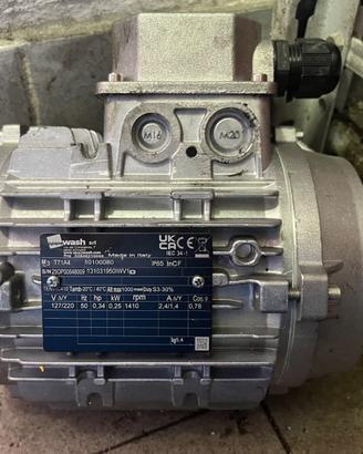 Motore elettrico 3 fase 0,25kw 1410 rpm nuovo
