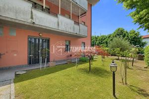 3 LOCALI CON AMPIO GIARDINO DI 200MQ, BOX AUTO E C
