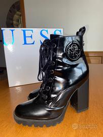 Stivaletti verniciati