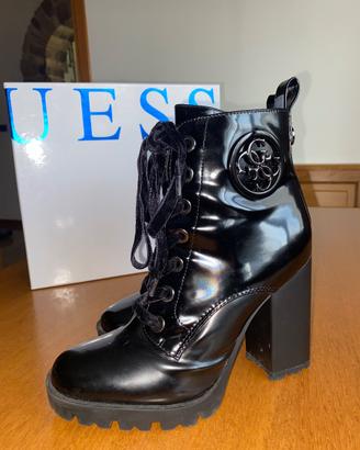 Stivaletti verniciati