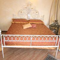 Letto matrimoniale in ferro battuto