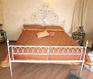 Letto matrimoniale in ferro battuto