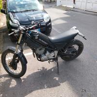 moto Yamaha tricker 250 