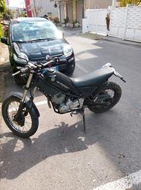 moto Yamaha tricker 250 