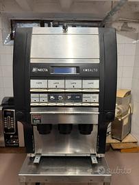 Distributore automatico bevande calde