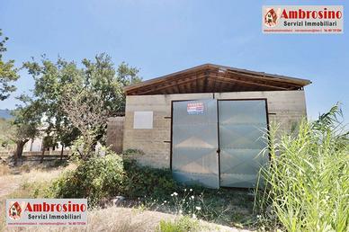 CAPANNONE CON TERRANO A DUGENTA