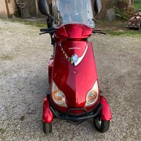 Scooter elettrico per anziani e disabili