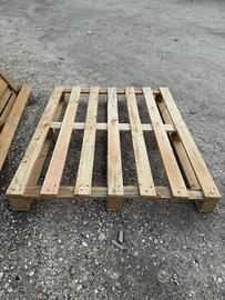 Pallet di legno di varie misure