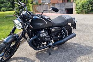 Moto Guzzi V7 - 2023