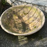 Vasi rotondi da giardino in cemento rosa