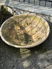 Vasi rotondi da giardino in cemento rosa