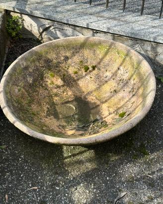 Vasi rotondi da giardino in cemento rosa