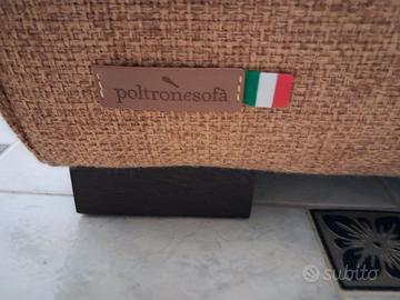 Divano tre posti 