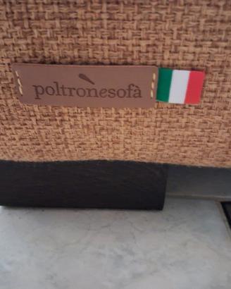 Divano tre posti 