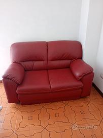 Divano in pelle sintetica a due posti