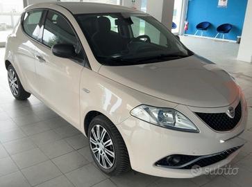 Lancia Ypsilon 1.2 69 CV 5 porte Silver