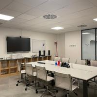 Ufficio indipendente con parcheggio e alta rendita