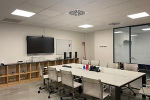 Ufficio indipendente con parcheggio e alta rendita