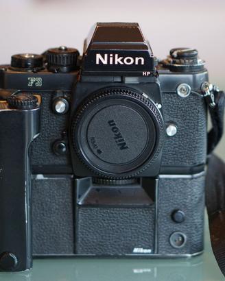 Fotocamera Nikon F3 HP con motore