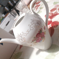 Teiera in porcellana