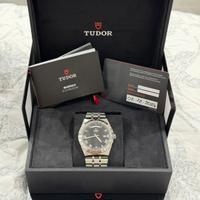 Tudor royal 41 nero