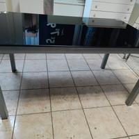Tavolo in vetro