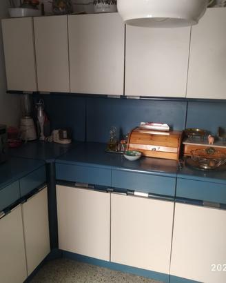Cucina angolare vintage bianco / avion