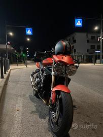 Triumph street triple R 2011