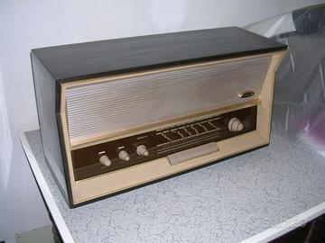 Radio d'epoca a valvole Philco  Crosby Stereo