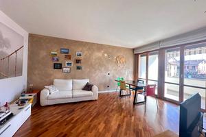 Appartamento di 96 m² con 4 locali e box auto a Ce