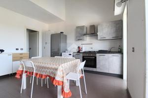 3 LOCALI A ISOLA DI CAPO RIZZUTO