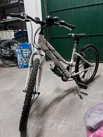 Mountain bike ragazza