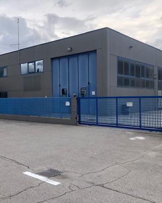Capannone Industriale / Artigianale di 700mq