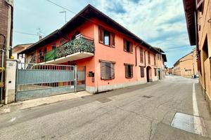 2 LOCALI A ORIGGIO