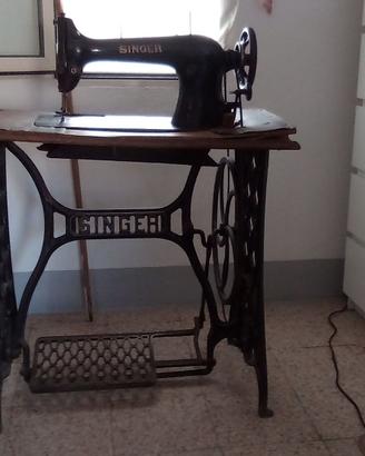 Macchina da cuicire SINGER Vintage ultracentenaria