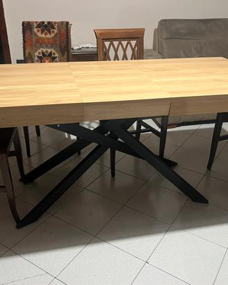 Tavolo nuovo mai usato tavolo in legno