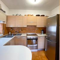 Cucina angolare con penisola