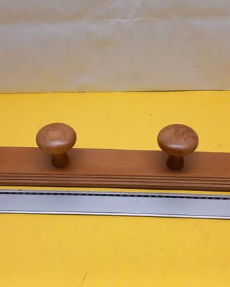Appendiabiti da parete in legno verniciato chiaro,