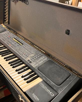 Pianola vintage con custodia rigida